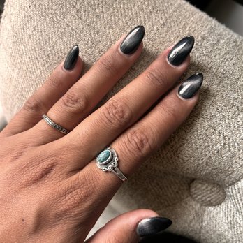 Gandy Nail Bar - Black and silver cat eye - Nail Salons Near Me - Tampa Bay, Florida