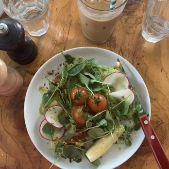 Café Janis - Avocado toast - Cafes Near Me - Lisbon, 11