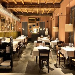 Bugandè - Main dining room