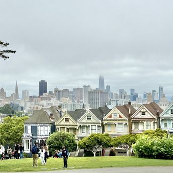 Painted Ladies - downtown skyline in background - Landmarks & Historical Buildings Near Me - San Francisco, California Painted Ladies - downtown skyline in background - Landmarks & Historical Buildings Near Me - San Francisco, California