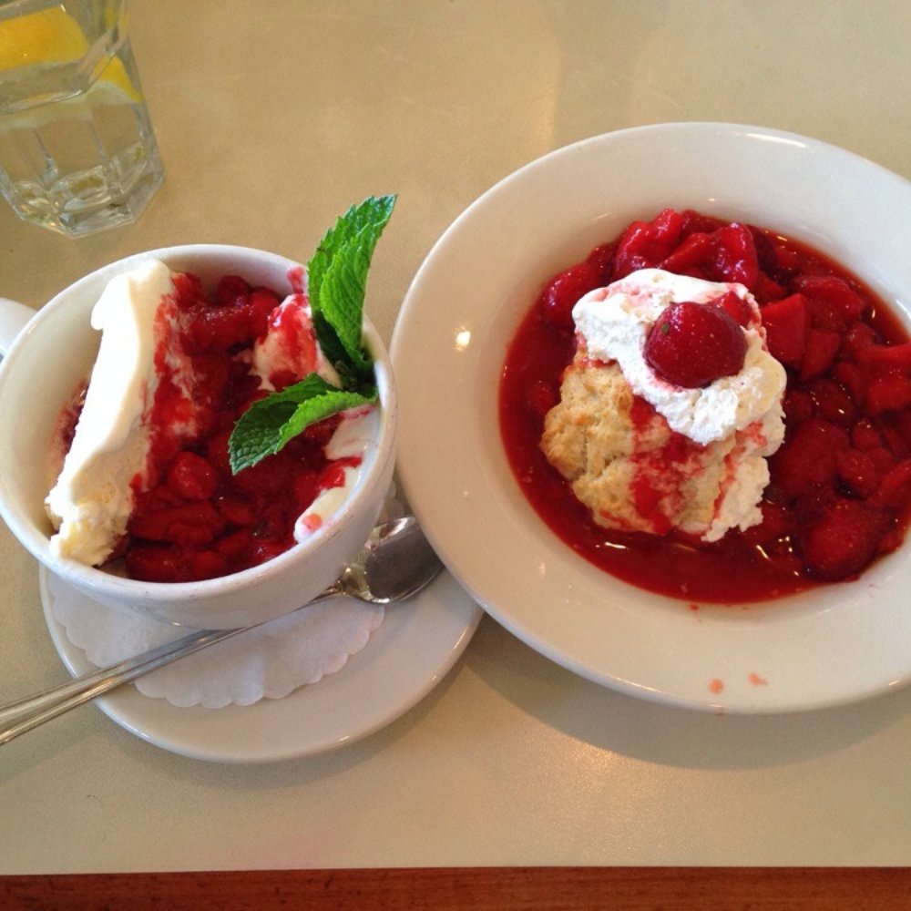 Chinook's - Fresh strawberry desserts!! - Seafood Near Me - Seattle, Washington