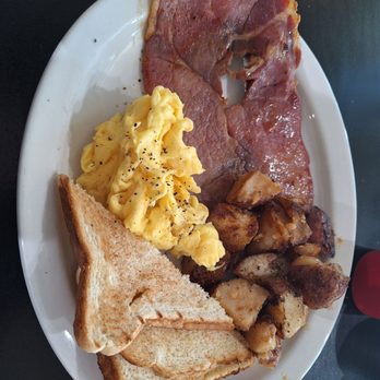 Benetis Breakfast Grill - Country ham, scrambled eggs, home fried - Breakfast & Brunch Near Me - Durham, North Carolina Benetis Breakfast Grill - Country ham, scrambled eggs, home fried - Breakfast & Brunch Near Me - Durham, North Carolina