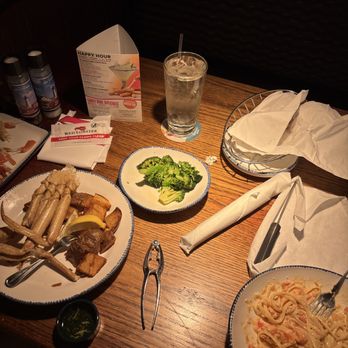 Red Lobster - Shrimp linguine and crab legs - Seafood Near Me - Billings, Montana Red Lobster - Shrimp linguine and crab legs - Seafood Near Me - Billings, Montana