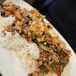 Cambodian Noodle King - Chicken with tofu and black want sauce
