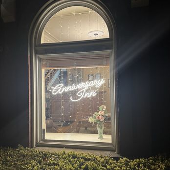 Anniversary Inn - Hotels Near Me - Logan, Utah