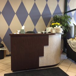 Hint Of Paris Salon - Front desk