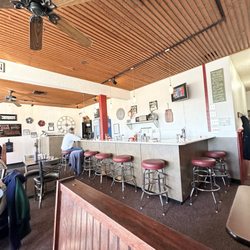 The Red Cabin - Barstool counter