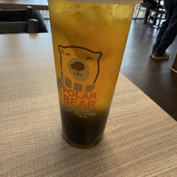 Peach green tea with boba & lemon
