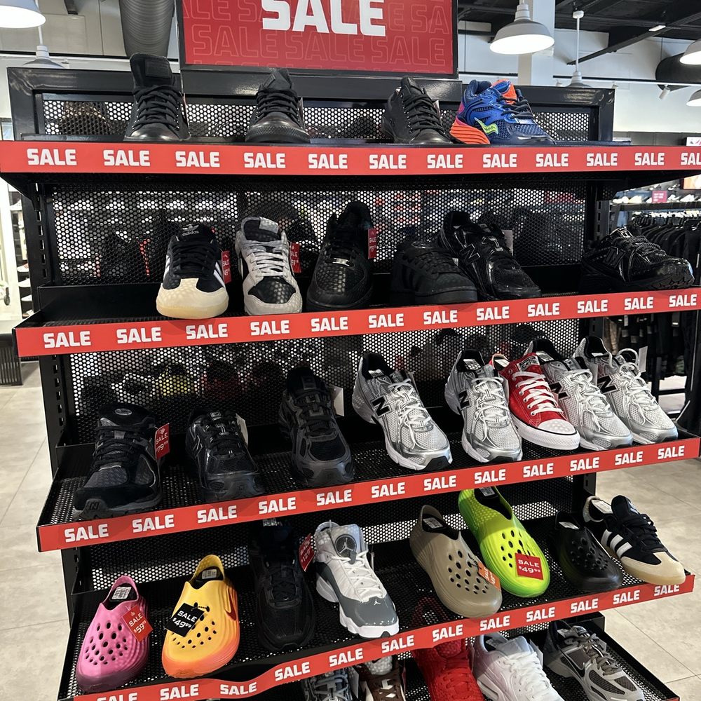 Searching within Shoe Stores for Academy Sports & Outdoors