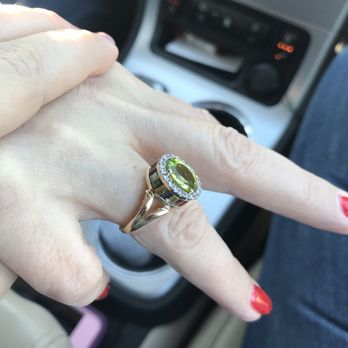 B & R Jewelers - Jewelry Near Me - Pigeon Forge, Tennessee