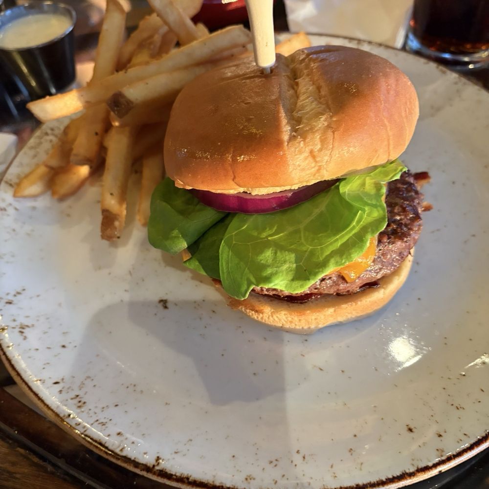 Mountain Top Grill - Waygu burger - Bars Near Me - Hollister, Missouri Mountain Top Grill - Waygu burger - Bars Near Me - Hollister, Missouri