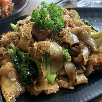 Sip Saam Thai - Pad Se-Ew - Thai Near Me - Austin, Texas Sip Saam Thai - Pad Se-Ew - Thai Near Me - Austin, Texas