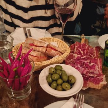 El Bitxo - Tapas - Tapas/Small Plates Near Me - Barcelona, B