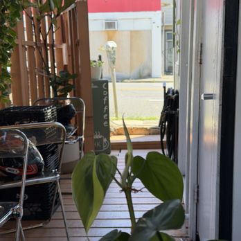 Neko Koneko - Outdoor patio for Neko Koneko. - Coffee & Tea Near Me - Honolulu, Hawaii
