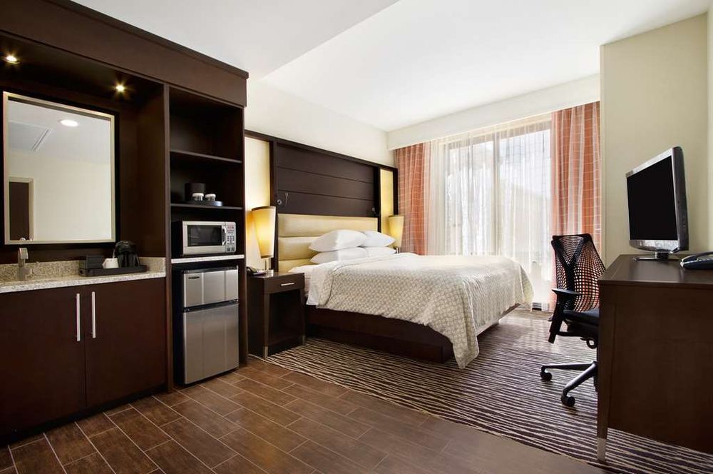 Embassy Suites by Hilton Fayetteville Fort Bragg