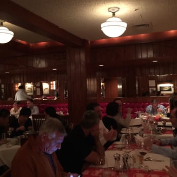 Shaw's Crab House - Back room - Seafood Near Me - Chicago, Illinois