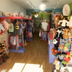 Pickles & Poppets - Snapshot inside Westbury