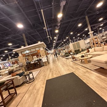 Living Spaces - Furniture Stores Near Me - Redondo Beach, California