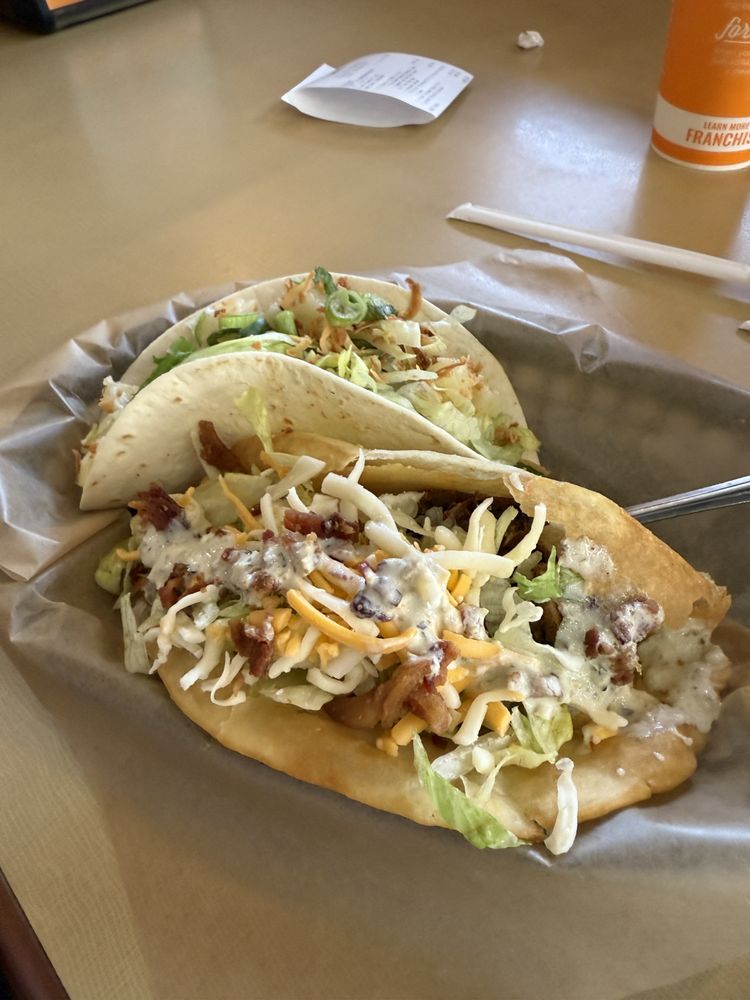 Tacos 4 Life Grill