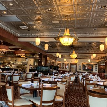 Pappadeaux Seafood Kitchen - Empty restaurant - Cajun/Creole Near Me - Grapevine, Texas