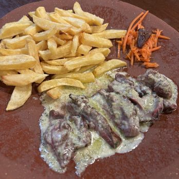 The Celtic Harp - Steak with garlic sauce - Beer Bar Near Me - A Guarda, PO