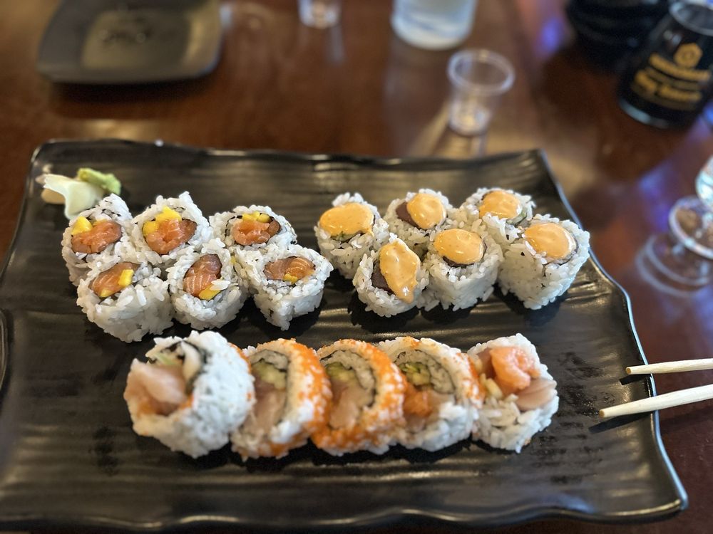 Sake Sushi & Grill Logo
