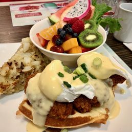 Fried chicken eggs benedict Fried chicken eggs benedict