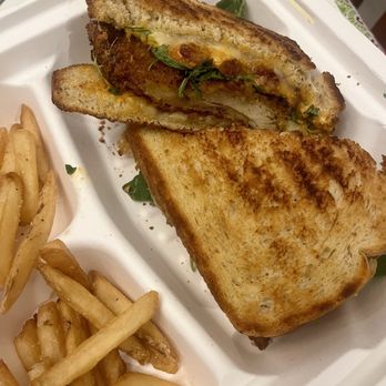 Lake Park Diner - Pimento Cheese Sandwich - Burgers Near Me - Naples, Florida Lake Park Diner - Pimento Cheese Sandwich - Burgers Near Me - Naples, Florida