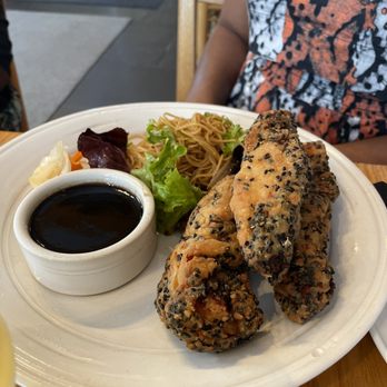 Simon Pearce - Sesame chicken - New American Near Me - Quechee, Vermont Simon Pearce - Sesame chicken - New American Near Me - Quechee, Vermont