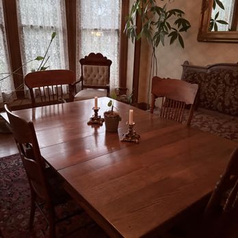 Edward Adams House B&B - Enjoy the breakfast --- its healthy filled with great conversation. Enjoy conversations with host. - Bed & Breakfast Near Me - Silverton, Oregon Edward Adams House B&B - Enjoy the breakfast --- its healthy filled with great conversation. Enjoy conversations with host. - Bed & Breakfast Near Me - Silverton, Oregon