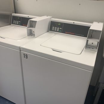 Empire Speed Wash Laundromat - Washer for 1 load - Laundromat Near Me - Seattle, Washington