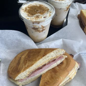 La Cafeteria - Coffee & Tea Near Me - Daly City, California