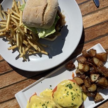 Le Garage - Burger - French Near Me - Sausalito, California