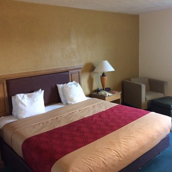 Econo Lodge - My garage towels have more fluff than the pillows here. Wait!!! That bed looks nothing like the stock photos from the Hotel!! "It's a King" - Hotels Near Me - New Stanton, Pennsylvania Econo Lodge - My garage towels have more fluff than the pillows here. Wait!!! That bed looks nothing like the stock photos from the Hotel!! "It's a King" - Hotels Near Me - New Stanton, Pennsylvania