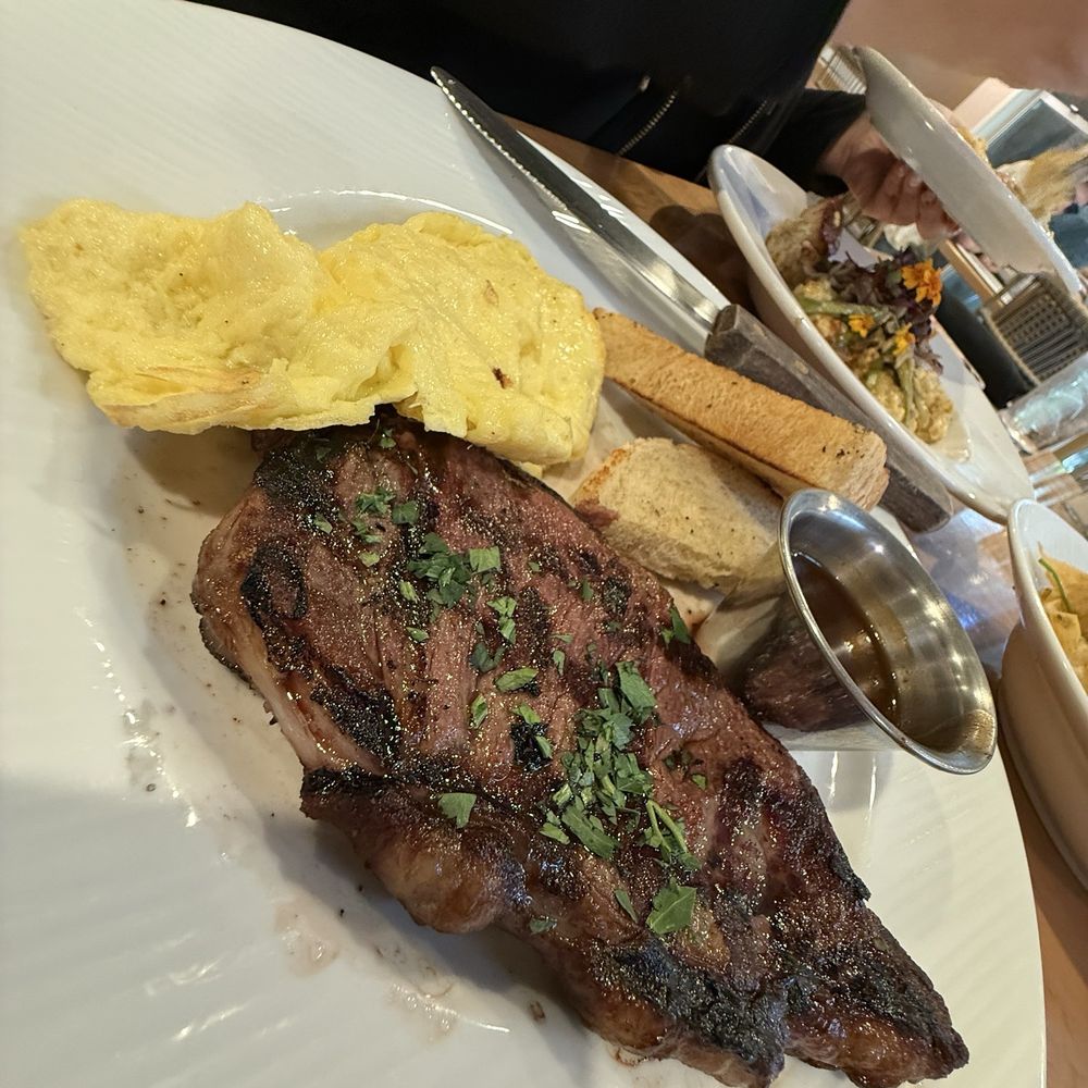 Albert's Restaurant - Steak and eggs - American Near Me - San Diego, California Albert's Restaurant - Steak and eggs - American Near Me - San Diego, California