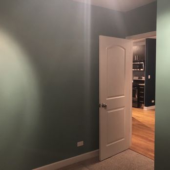 ThompsonHoliday Painting - Bedroom after - Painters Near Me - Wilmette, Illinois