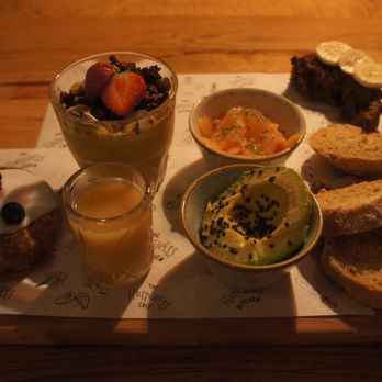 The Happiness Cafe - The happy brunch platter (€15,00) - Cafes Near Me - Eindhoven, New Brunswick