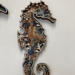 Timeless Treasures - Wooden seahorse