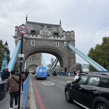 Tower Bridge - Landmarks & Historical Buildings Near Me - London, XGL Tower Bridge - Landmarks & Historical Buildings Near Me - London, XGL