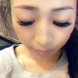 lash line is so dark it looks like I'm wearing eyeliner! lash line is so dark it looks like I'm wearing eyeliner!