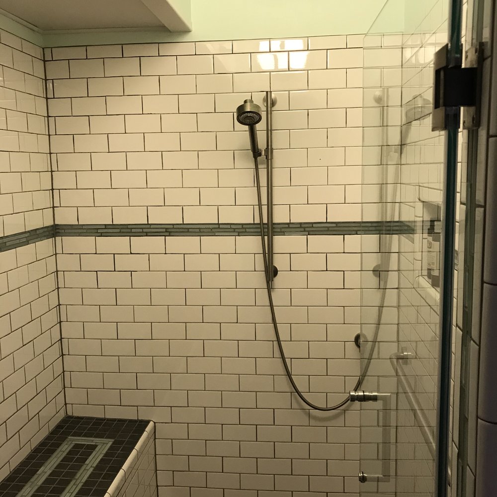 Oviatt House - Shower in the Hammond Room - Bed & Breakfast Near Me - Traverse City, Michigan Oviatt House - Shower in the Hammond Room - Bed & Breakfast Near Me - Traverse City, Michigan