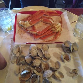 Cap'n Cat Clam Bar - Little clams and crabs left - Seafood Near Me - Franklinville, New Jersey Cap'n Cat Clam Bar - Little clams and crabs left - Seafood Near Me - Franklinville, New Jersey