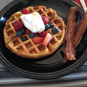 The Cliffside Inn - Breakfast - Hotels Near Me - Murray River, Prince Edward Island