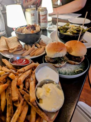 715 Restaurant by null
