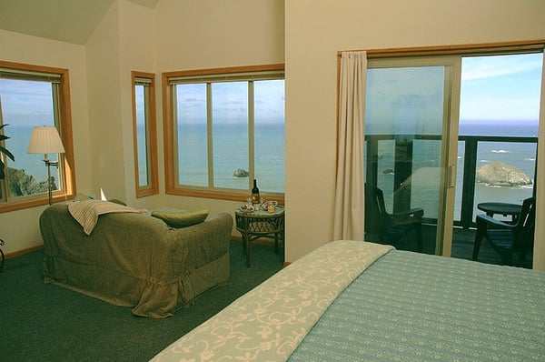 Turtle Rocks Oceanfront Inn by null