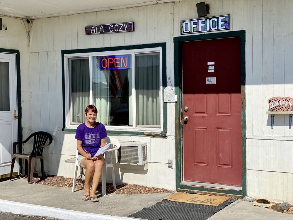 ALA COZY MOTEL Updated August 2024 11 Reviews 9988 Us2, Coulee