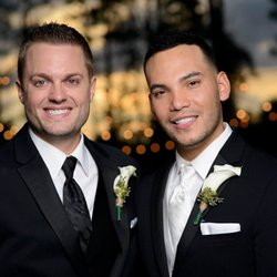 Over The Rainbow Weddings - Oscar & David
Venue: The Great Escape Estat
Colors: Gold, Green & Orange
Service: Day Of Coordination