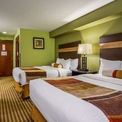 Best Western Rama Inn - Two Queen Beds