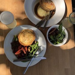 Hellogoodpie - Very friendly and efficient service ! I love the combination of pies and smash, with a small portion of salad