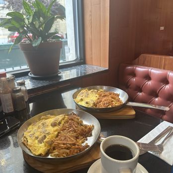 Waverly Diner - sausage + swiss omelette with hash browns and whole wheat toast - Diners Near Me - New York, New York Waverly Diner - sausage + swiss omelette with hash browns and whole wheat toast - Diners Near Me - New York, New York